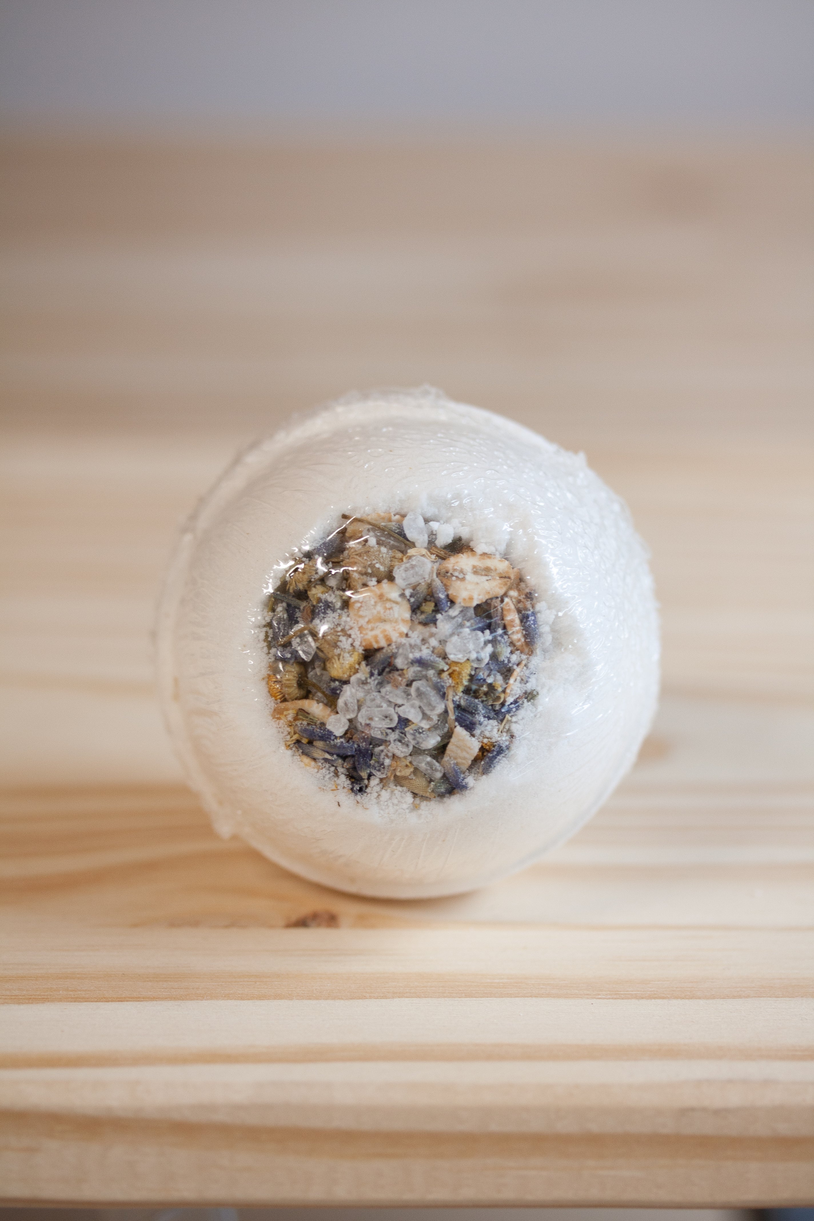 Bombe effervescente - Lavande, camomille et lait d'avoine - Boutique Lovli